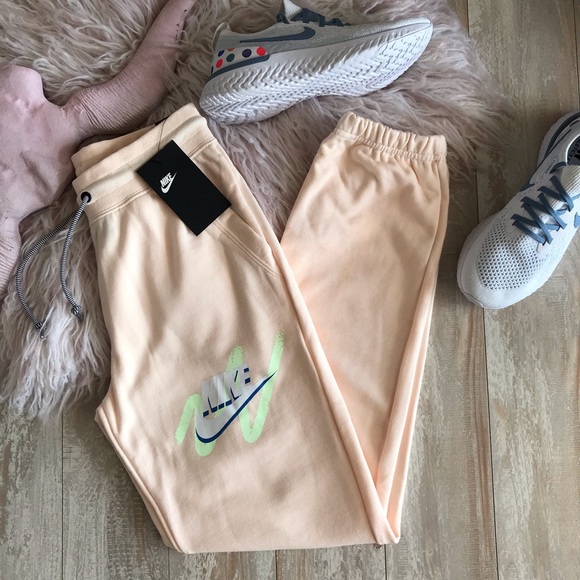 NWT Nike  sportswear sweatpants - Picture 2 of 6